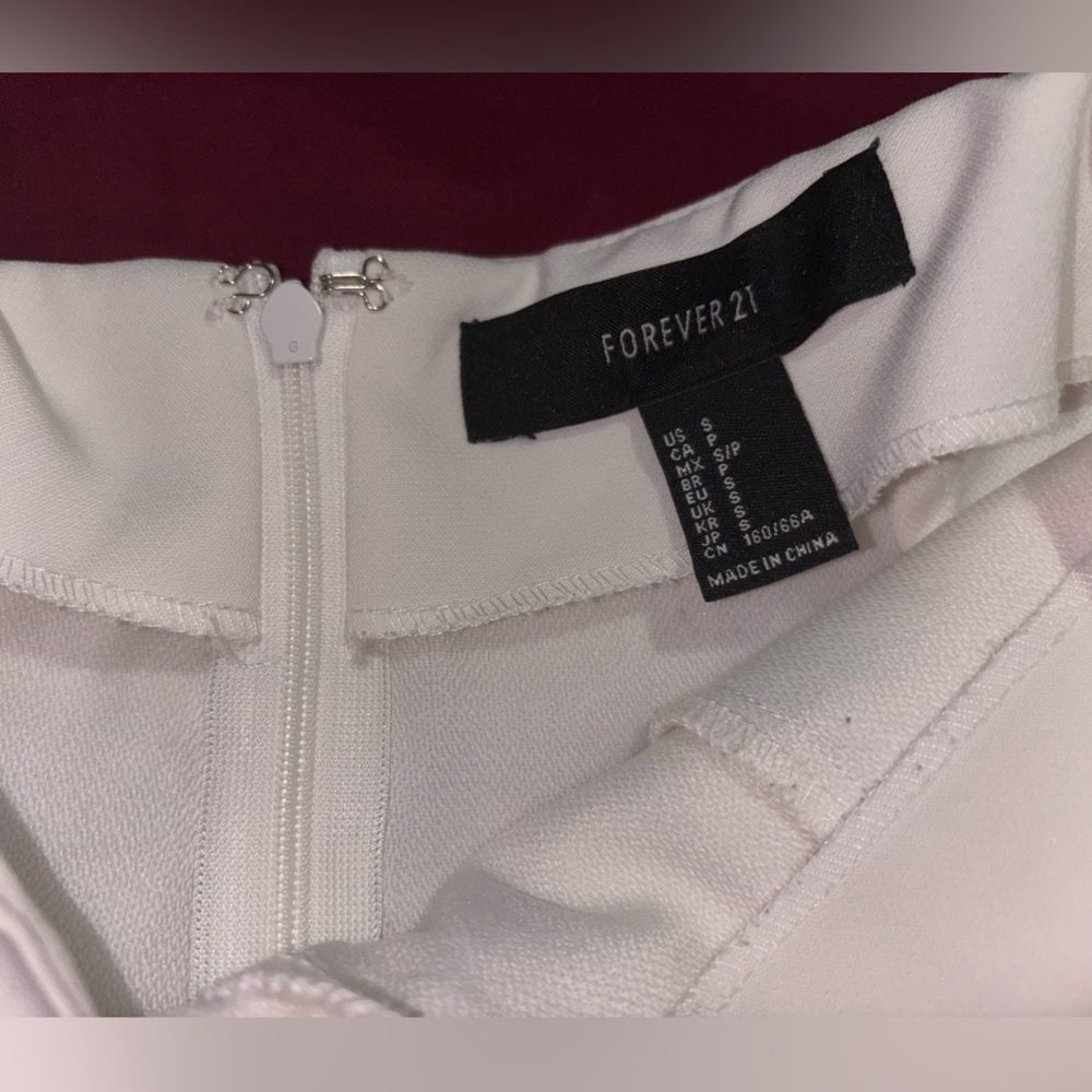 Forever 21 white skort with pockets, size small